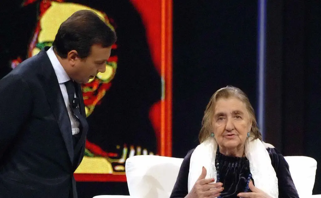 È considerata una delle voci più importanti del Novecento
