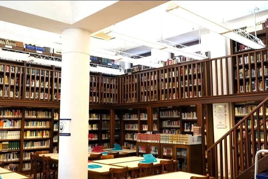 Una sala della biblioteca