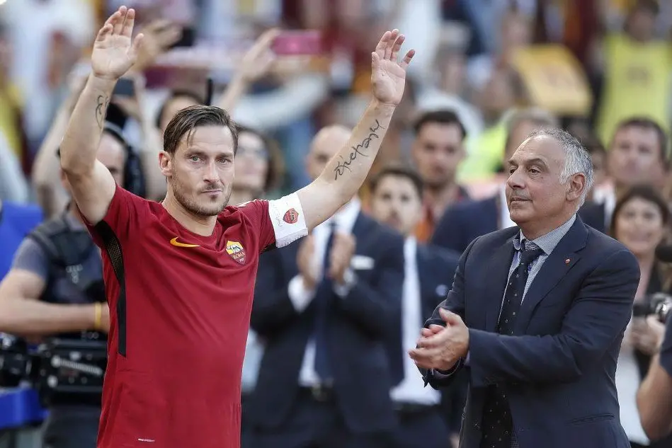 Francesco Totti e James Pallotta (Ansa)