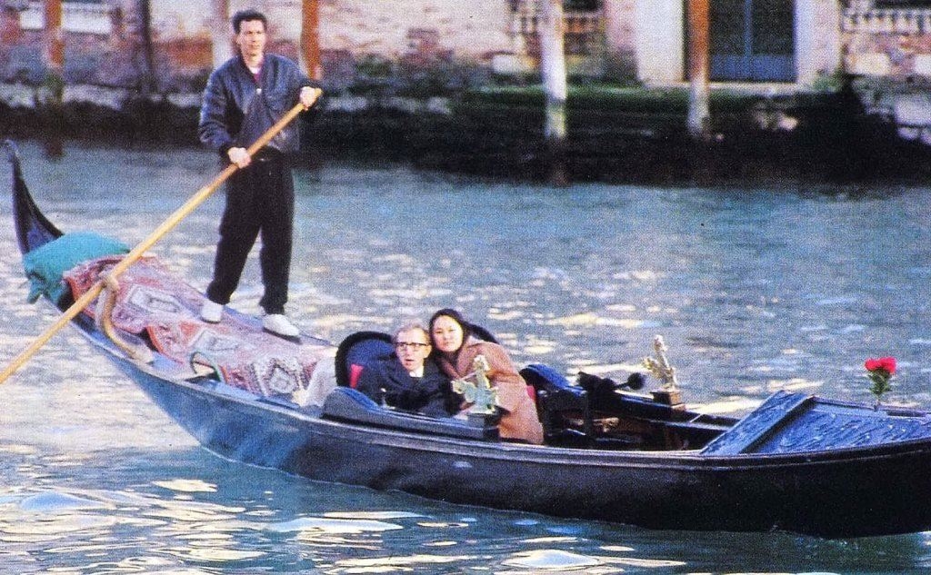 #AccaddeOggi: 22 dicembre 1997, il matrimonio di Woody Allen e Soon-Yi Previn