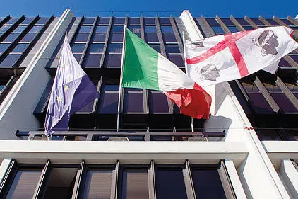 A PALAZZO CONSIGLIO REGIONALE ESTERNO FOTO MAX SOLINAS X