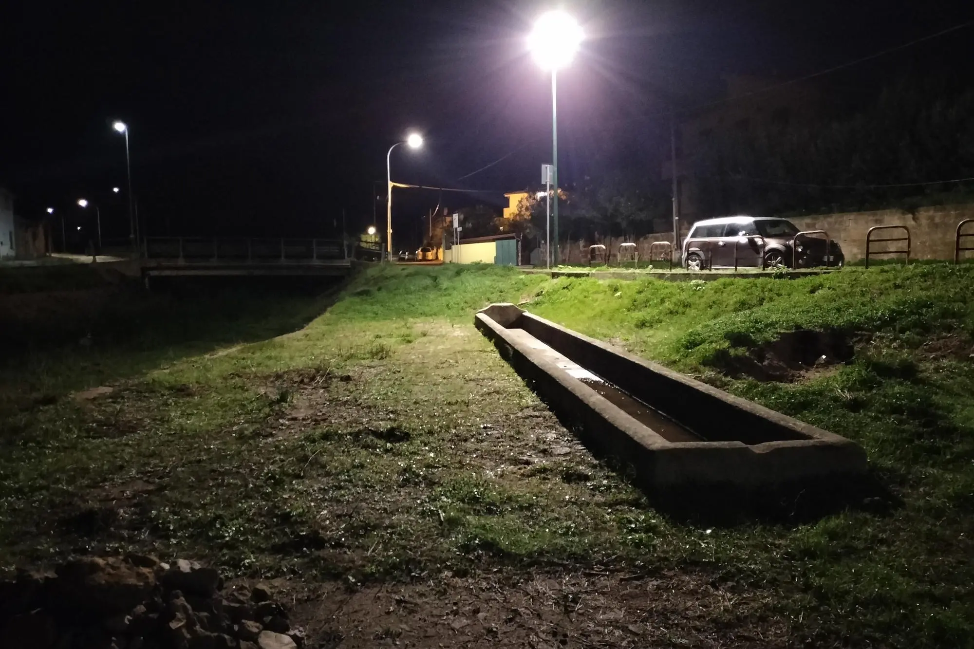 Un recente intervento di ripristino dell'illuminazione (foto Scano)