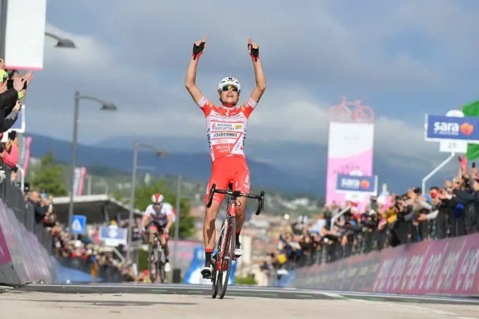 L'arrivo della sesta tappa del Giro (foto Twitter)