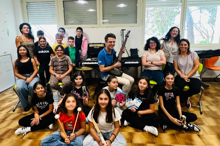 Gli allievi della scuola musicale di Sennori (foto concessa)