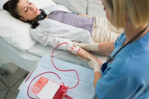 Donazione di sangue (archivio L'Unione Sarda)