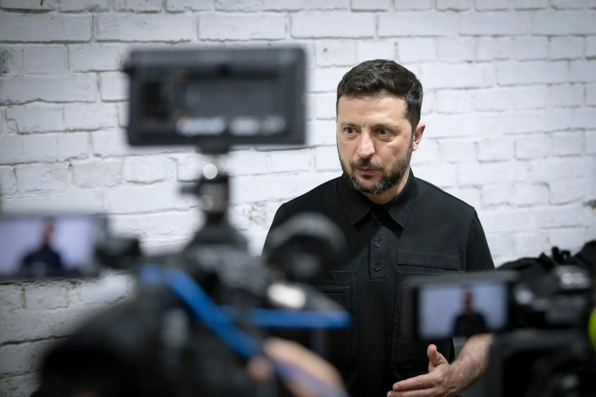 epa12261862 A handout picture made available by the Presidential Press Service shows Ukraine’s President Volodymyr Zelensky visiting a facility where interceptor drones are produced at an undisclosed location in Ukraine, 25 July 2025, amid the ongoing Russian invasion. EPA/PRESIDENTIAL PRESS SERVICE HANDOUT HANDOUT EDITORIAL USE ONLY/NO SALES