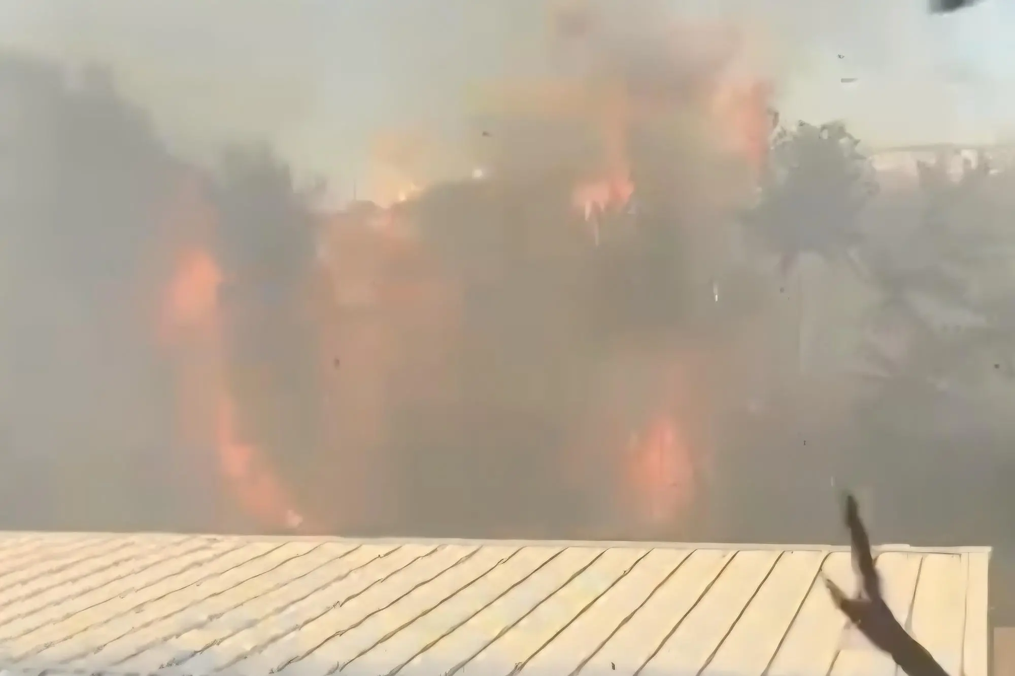 Incendio in via Spanu Satta