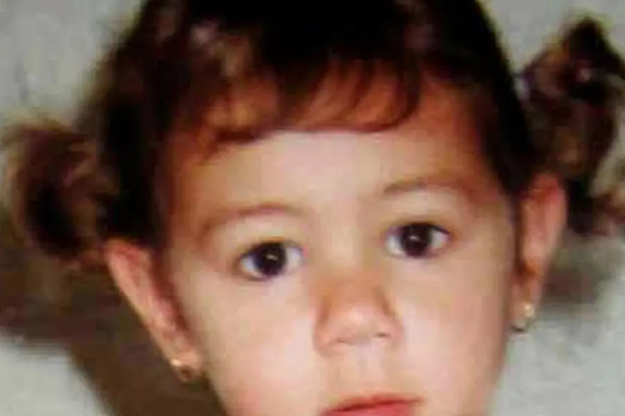 Una foto di archivio della piccola Denise Pipitone, la bimba rapita il primo settembre del 2004 a Mazara del Vallo (Ansa)
