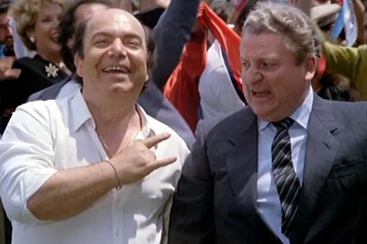 Con Lino Banfi in una scena del film "L'allenatore nel pallone"