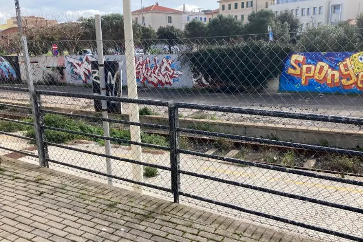 La stazione ferroviaria in prossimità della stazione Nino Pala (foto Pala)