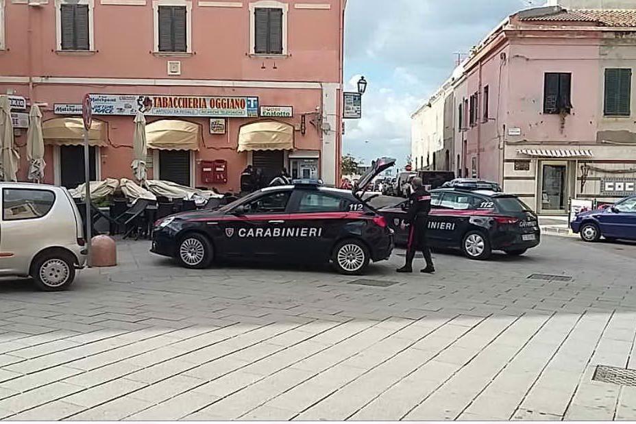 Carabinieri a Porto Torres (L'Unione Sarda - Pala)