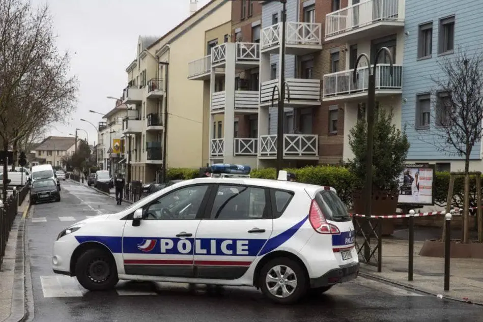 Polizia francese (Ansa)