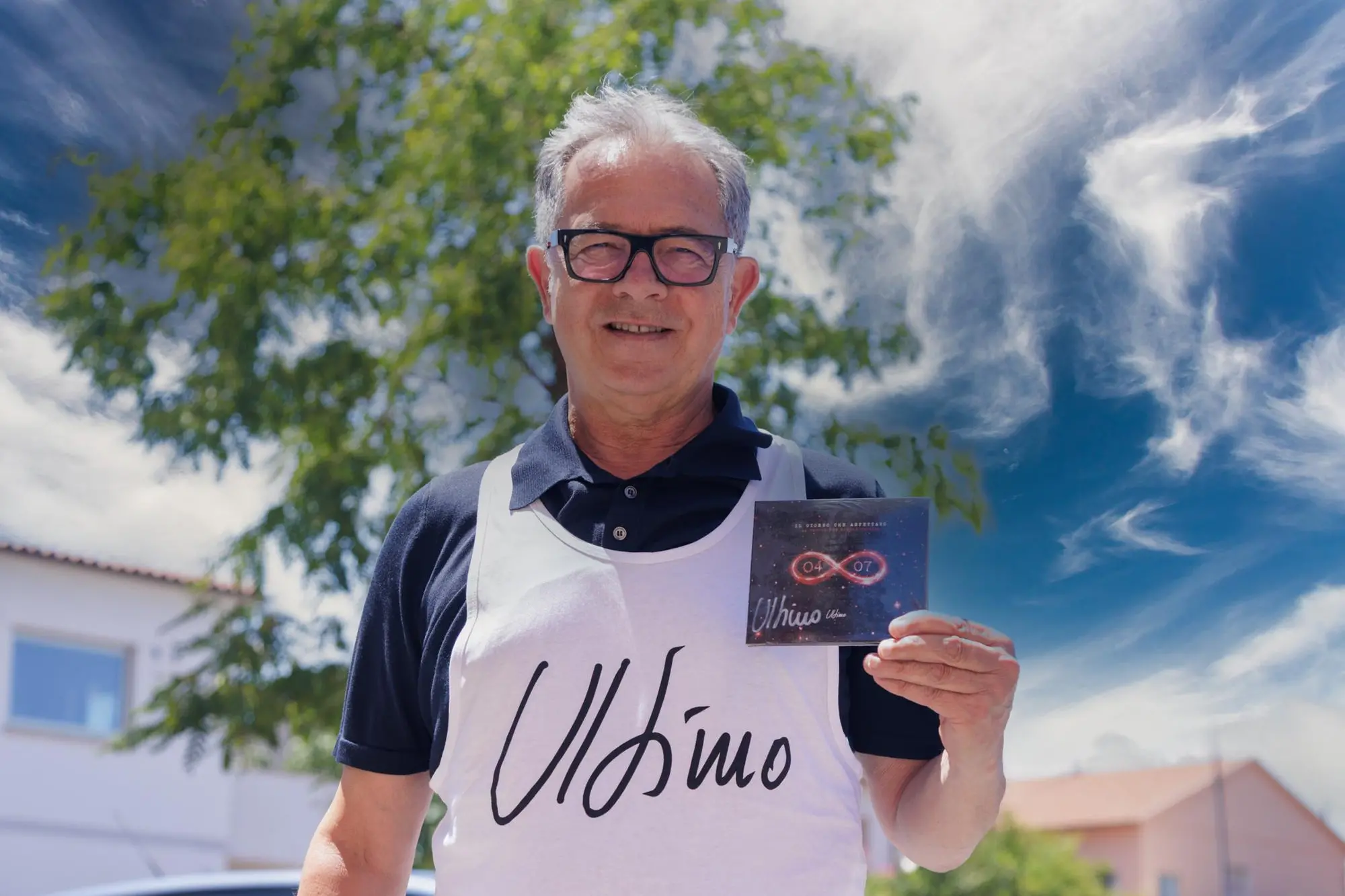 Il sindaco di Olbia Settimo Nizzi annuncia il concerto di Ultimo