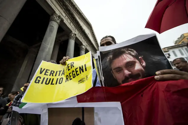 Un sit-in per Giulio Regeni (Ansa)