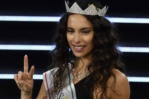 Carlotta Maggiorana si conferma Miss Italia e svela: &quot;Ho rinunciato a proposte indecenti&quot;