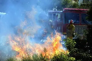 Vigili del fuoco all'opera in California