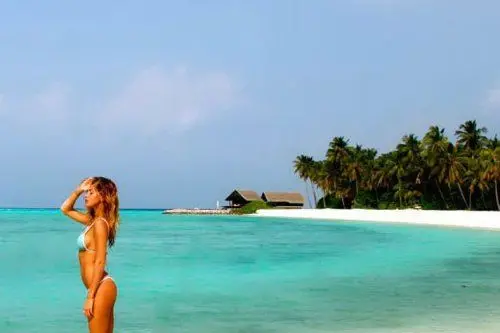 Belen Rodriguez alle Maldive
