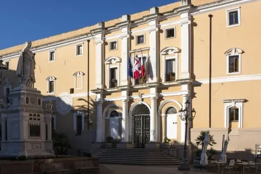 Il municipio di Oristano (foto Ansa)