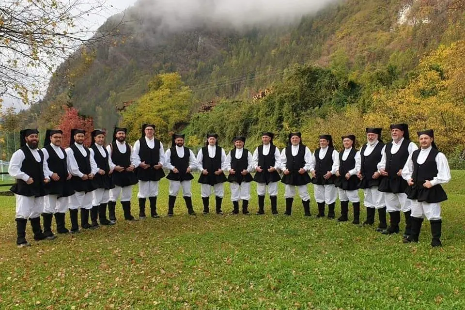 Il Coro "Ghentiana" di Ruinas (foto concessa)
