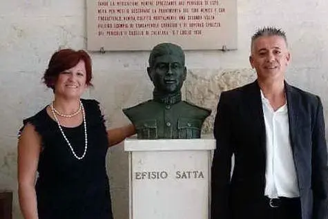 Il sindaco Ester Tatti con l'assessore dimissionario, Sandro Tatti (foto Antonio Pintori)