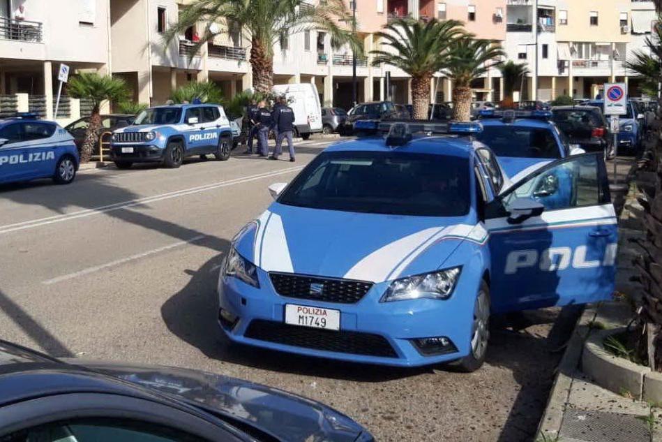 Cagliari: tenta di rapinare una donna, fermato da un passante