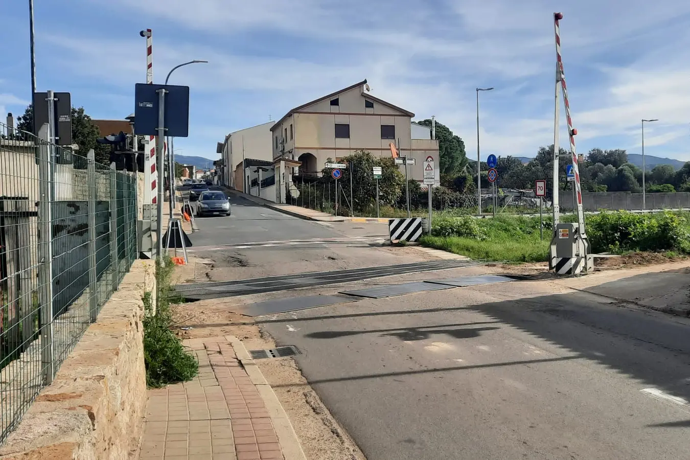Il passaggio a livello in via Dante a Dolianova
