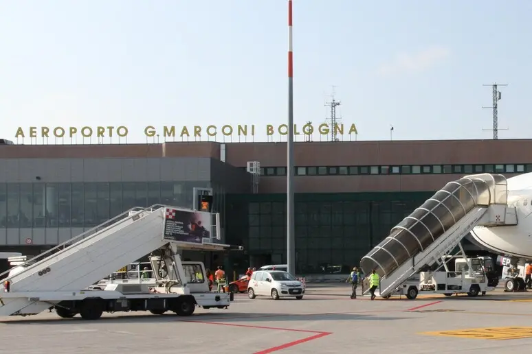 L'aeroporto di Bologna (Ansa)