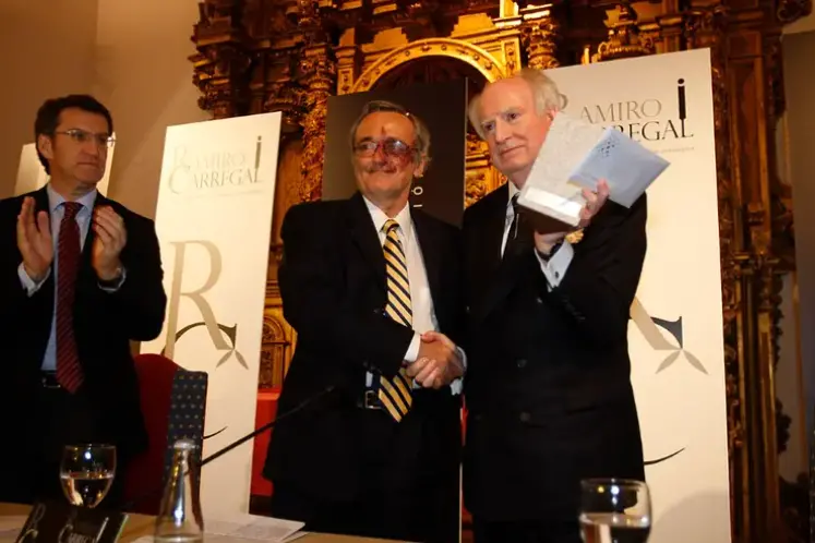 Al centro il professor Barbacid (foto wikimedia)