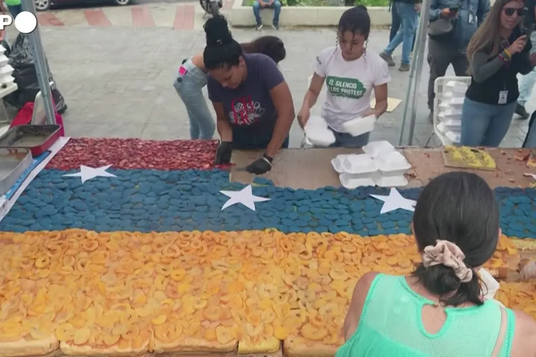 Terremoto in Venezuela, una torta gigante per i bambini sfollati