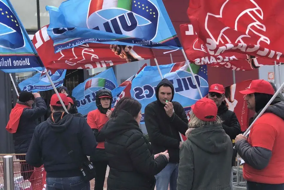 La protesta dei lavoratori a Sestu