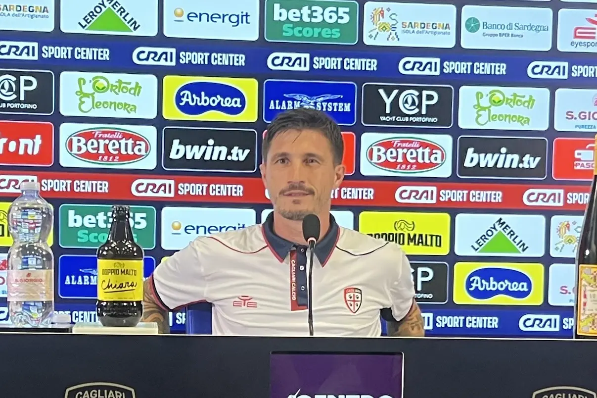 Fabio Pisacane in conferenza stampa prima di Napoli-Cagliari (foto Gaggini)
