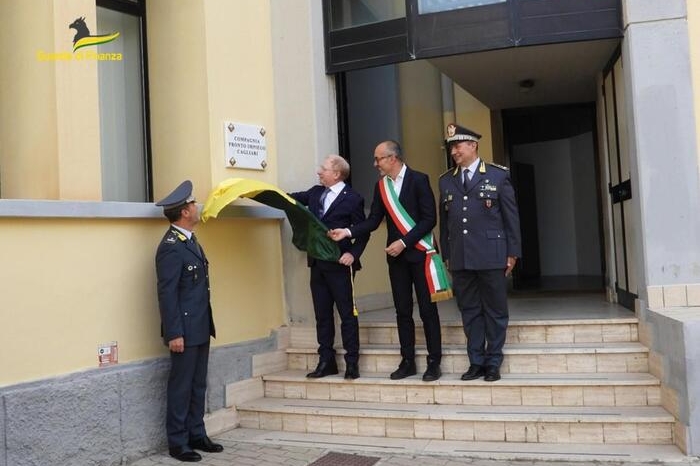 La cerimonia a Cagliari (foto Guardia di Finanza)