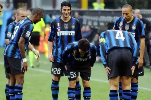 L'inchino di Nagatomo dopo il gol