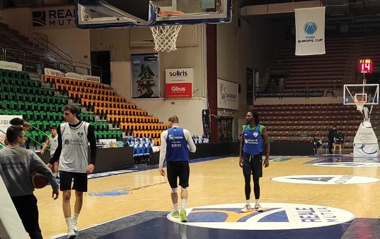 Dinamo, una difesa colabrodo e il crollo di Thomas dietro la crisi