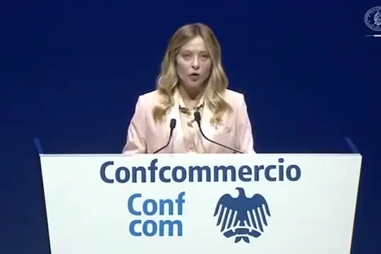 Meloni: "odiose attività apri e chiudi, spesso di extracomunitari"