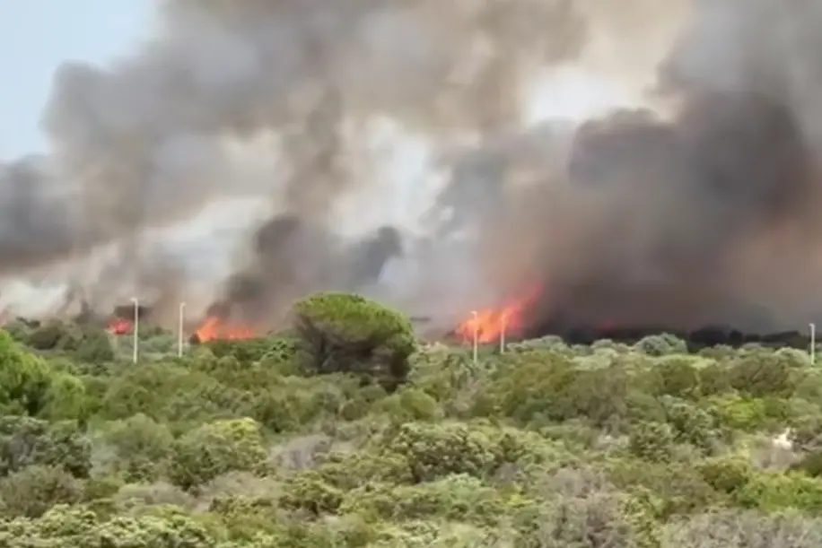 Incendio a Portoscuso
