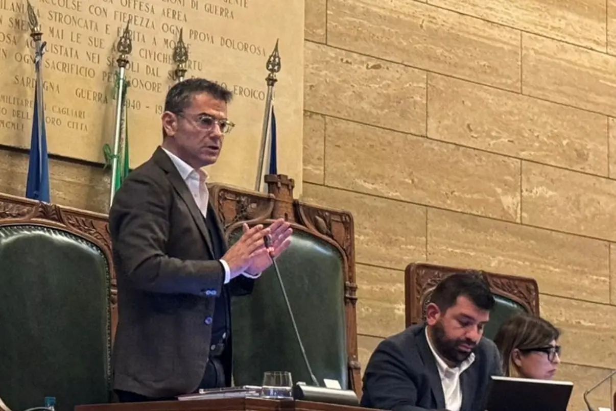 Massimo Zedda con il presidente del consiglio Marco Benucci