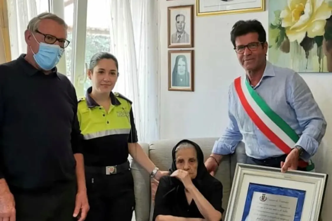 La nonnina di Castiadas (foto concessa dal sindaco)