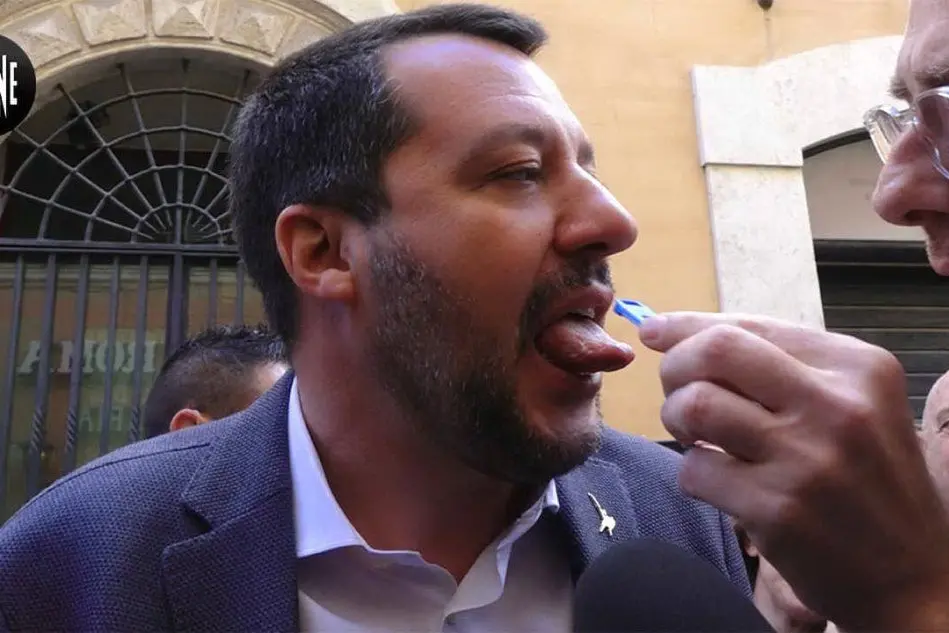 Di Sarno fa il test a Salvini (Le Iene)
