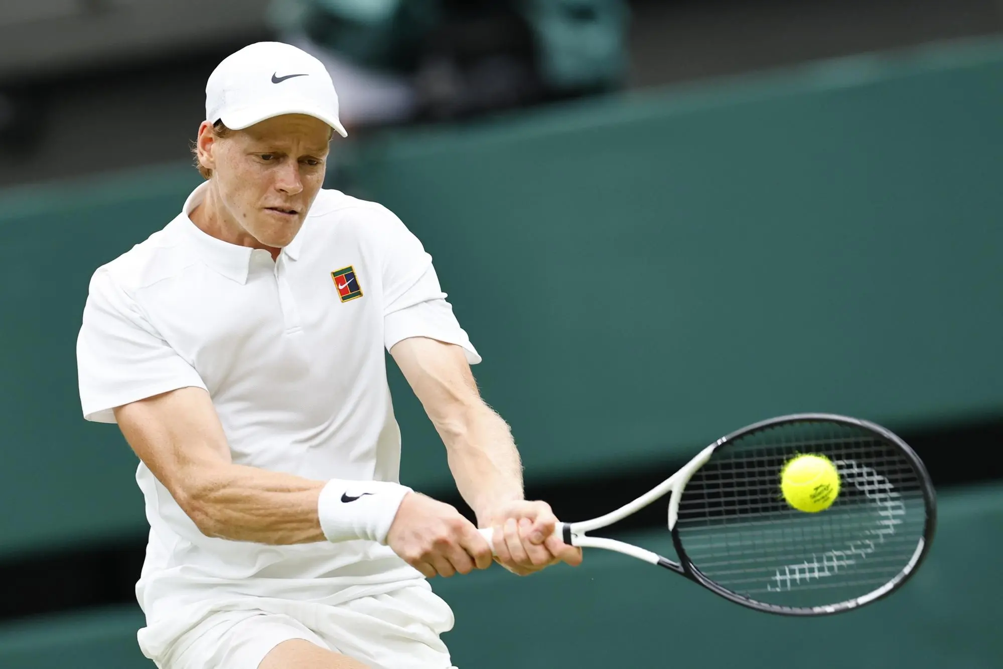 Jannik Sinner nel match del terzo turno di Wimbledon contro Pedro Martínez (foto Ansa)