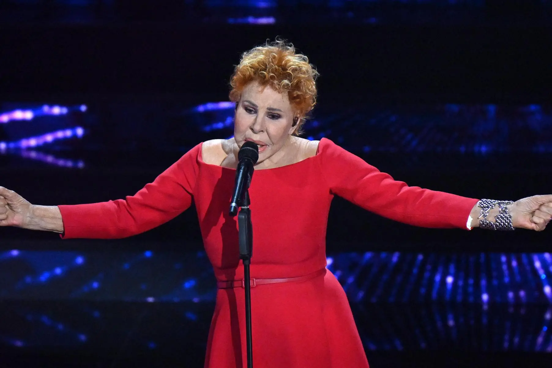 Ornella Vanoni a Sanremo nel 2023 (ANSA/ETTORE FERRARI)