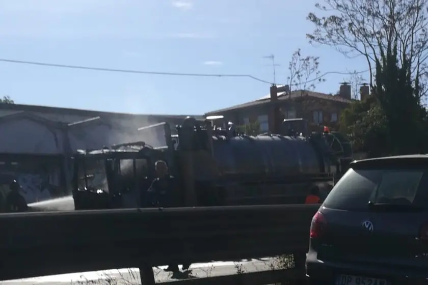 L'autospurgo bruciato (foto Tellini)