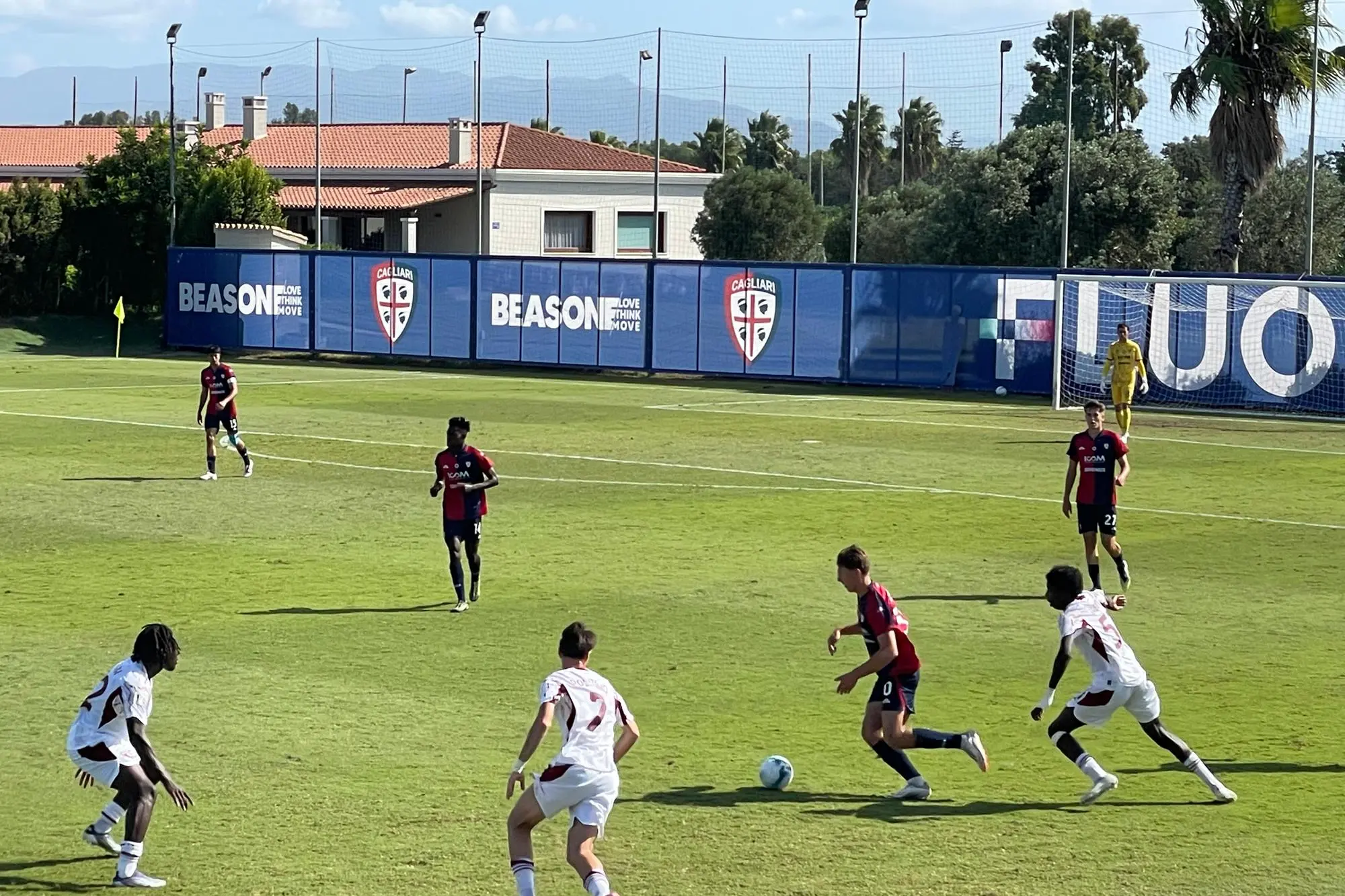 Una fase di gioco di Cagliari-Torino Primavera (foto Spignesi)