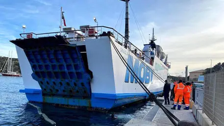 Disservizi Moby nella rotta sardo corsa, quattro richieste di risarcimento