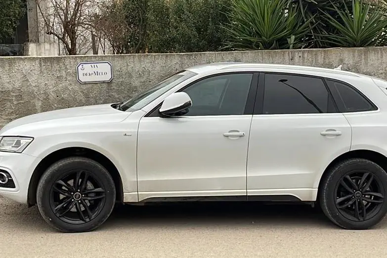 L'auto dell'assessore Ledda (foto Pala)