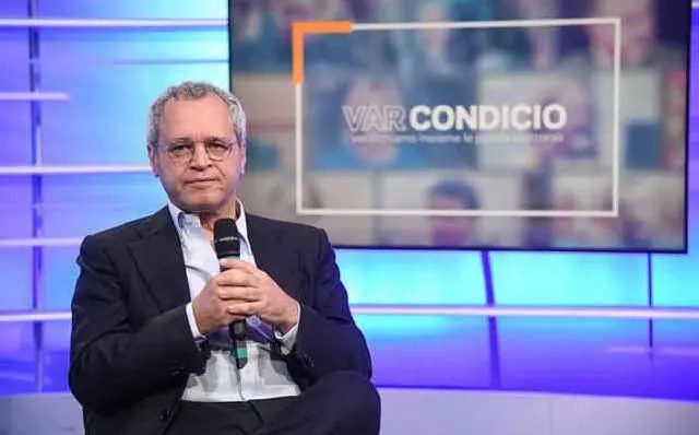 Dopo l'esordio in Rai, all'inizio degli anni Novanta passa a Mediaset