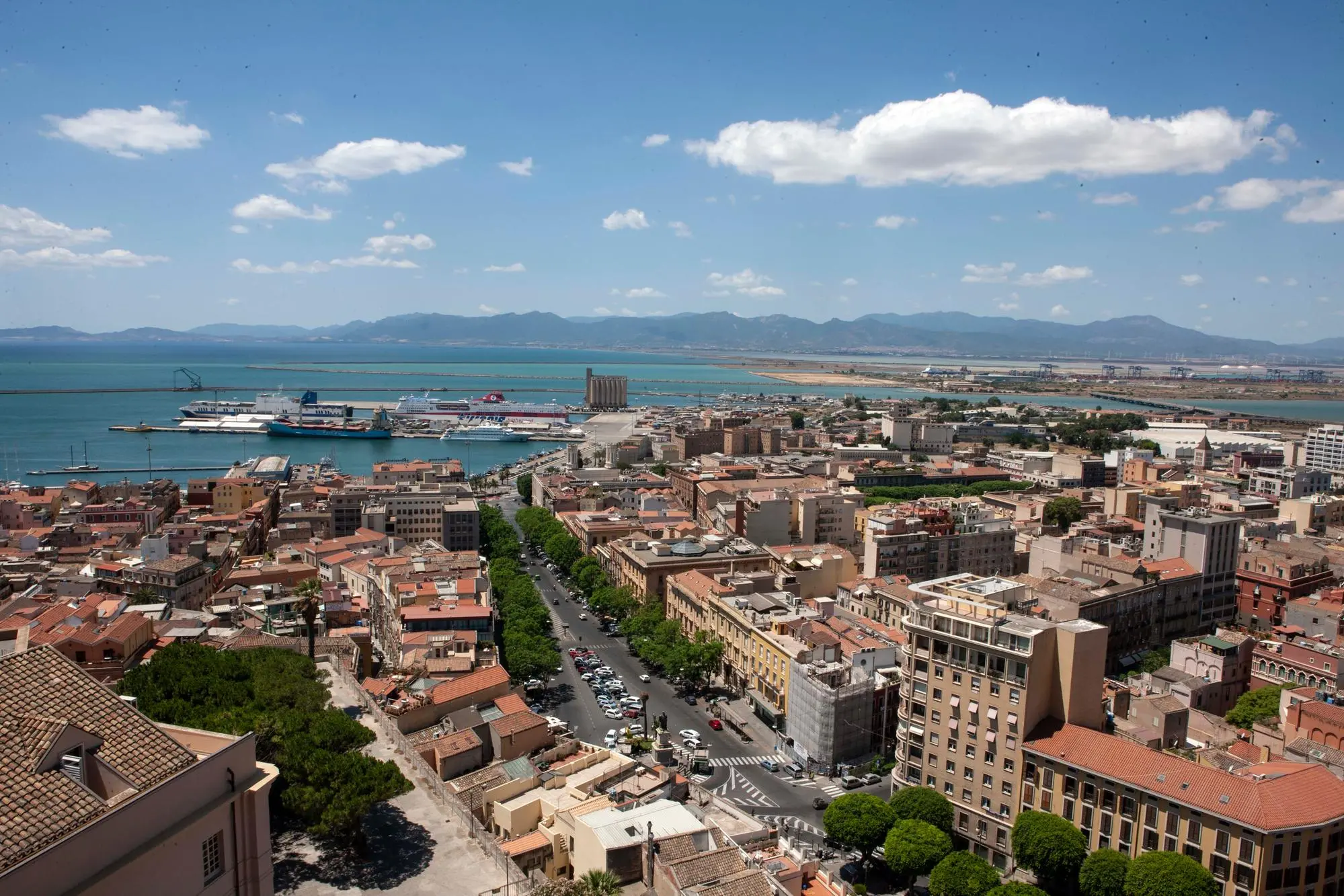 A PANORAMICA CAGLIARI FOTO MAX SOLINAS X