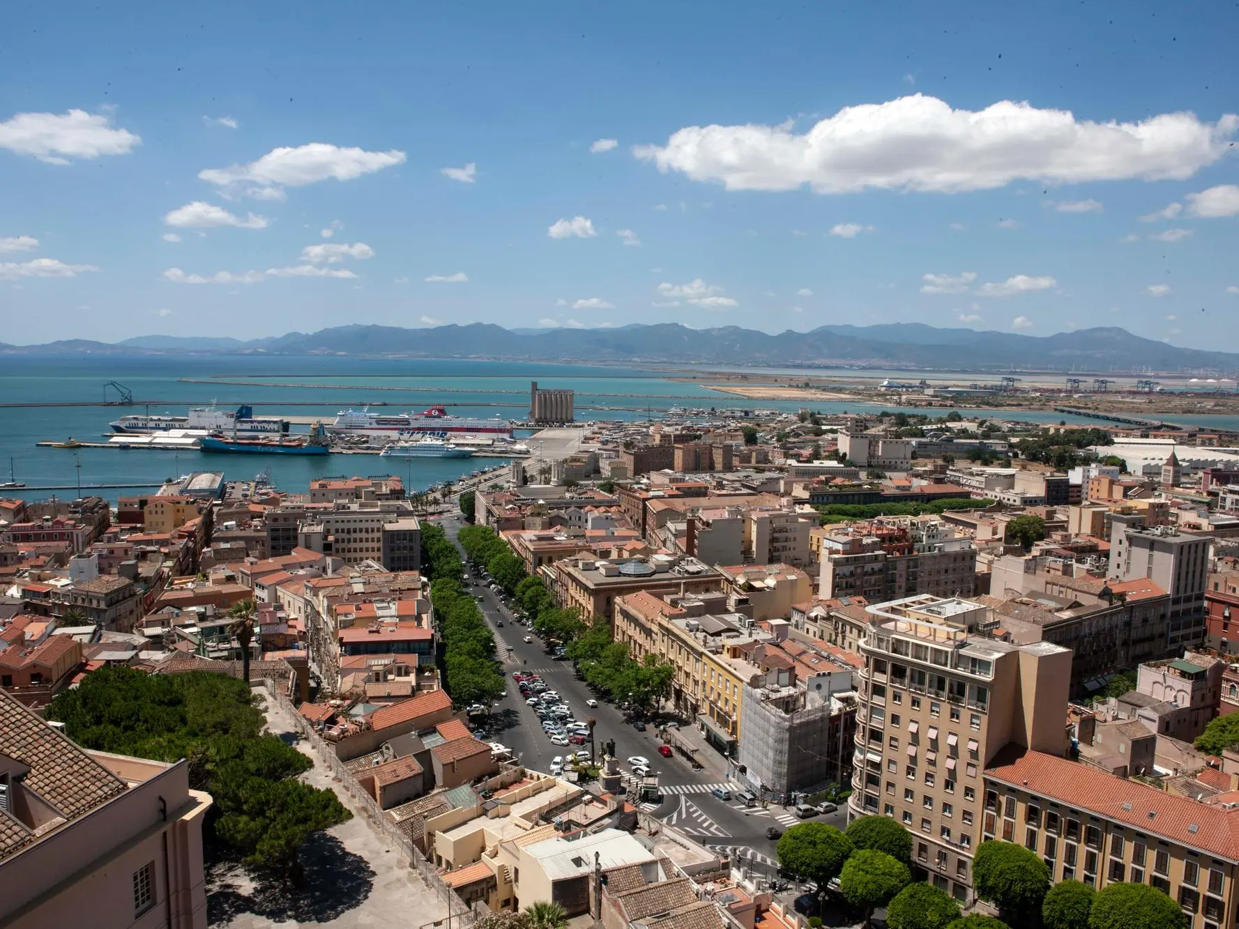 A PANORAMICA CAGLIARI FOTO MAX SOLINAS X
