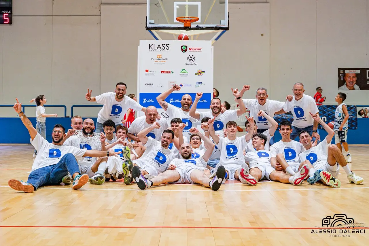 La festa del CMB Porto Torres al termine della finale (foto di Alessio Dalerci)