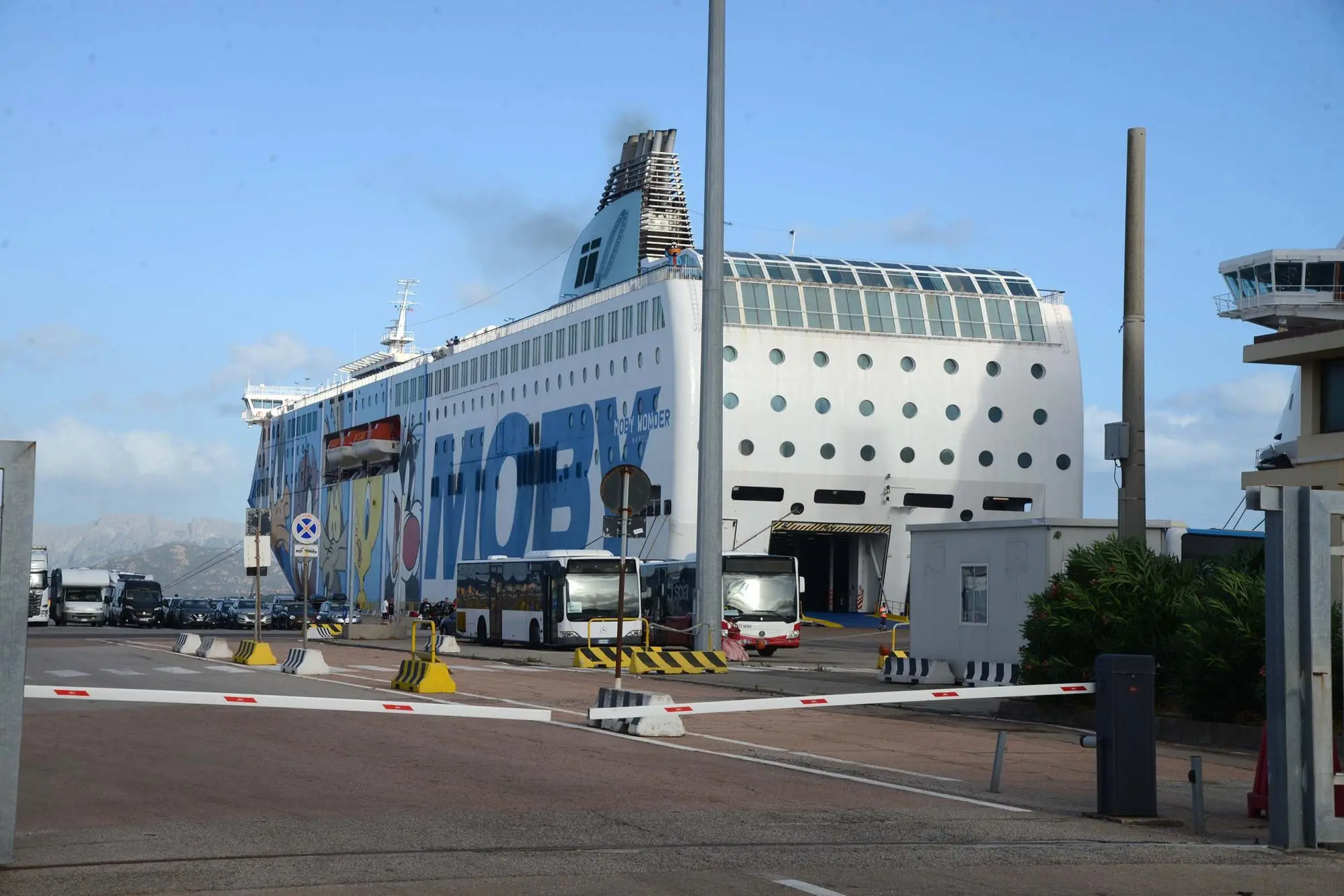 Una nave Moby ormeggiata a Olbia